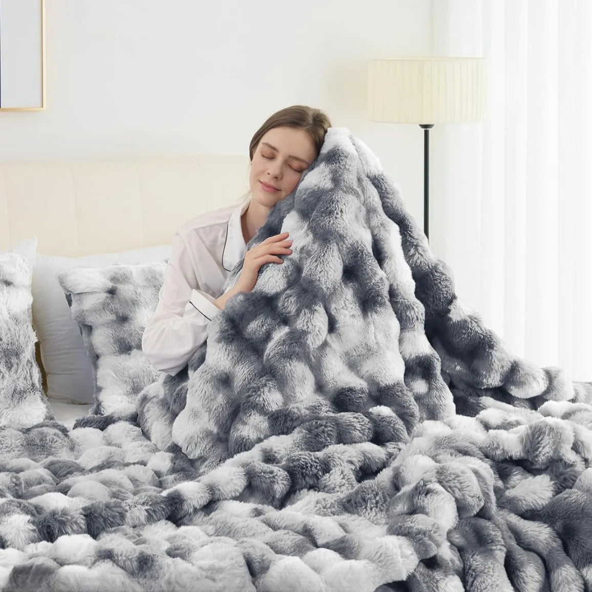 Soft, Warm, 1pc Cozy Faux Rabbit Fleece Blanket, 6LBS